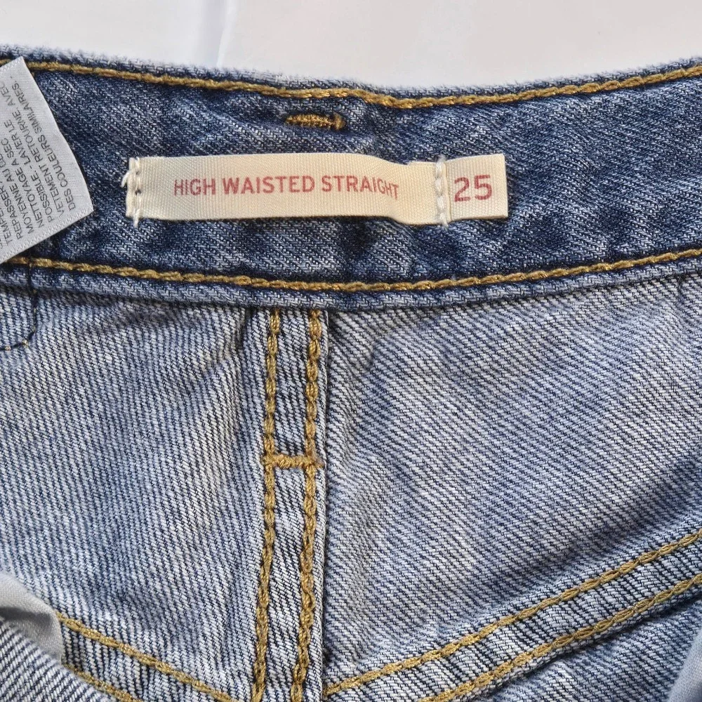 Levis High Waisted Straight Jeans Medium Wash Blue Denim W25 L29 A0092-0010